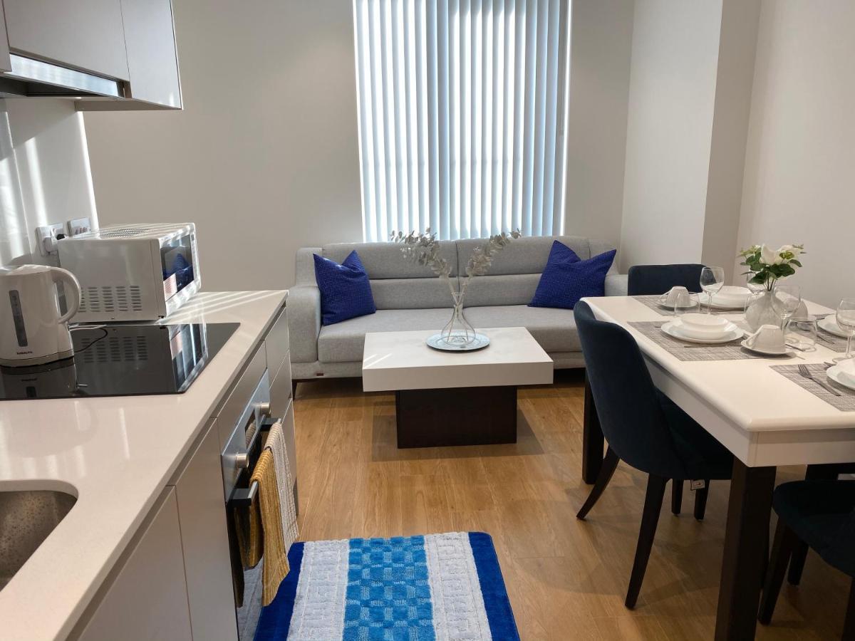 Berks Luxury Serviced Apartments , Free Parking, Free Gym And Free Wifi Bracknell Zewnętrze zdjęcie