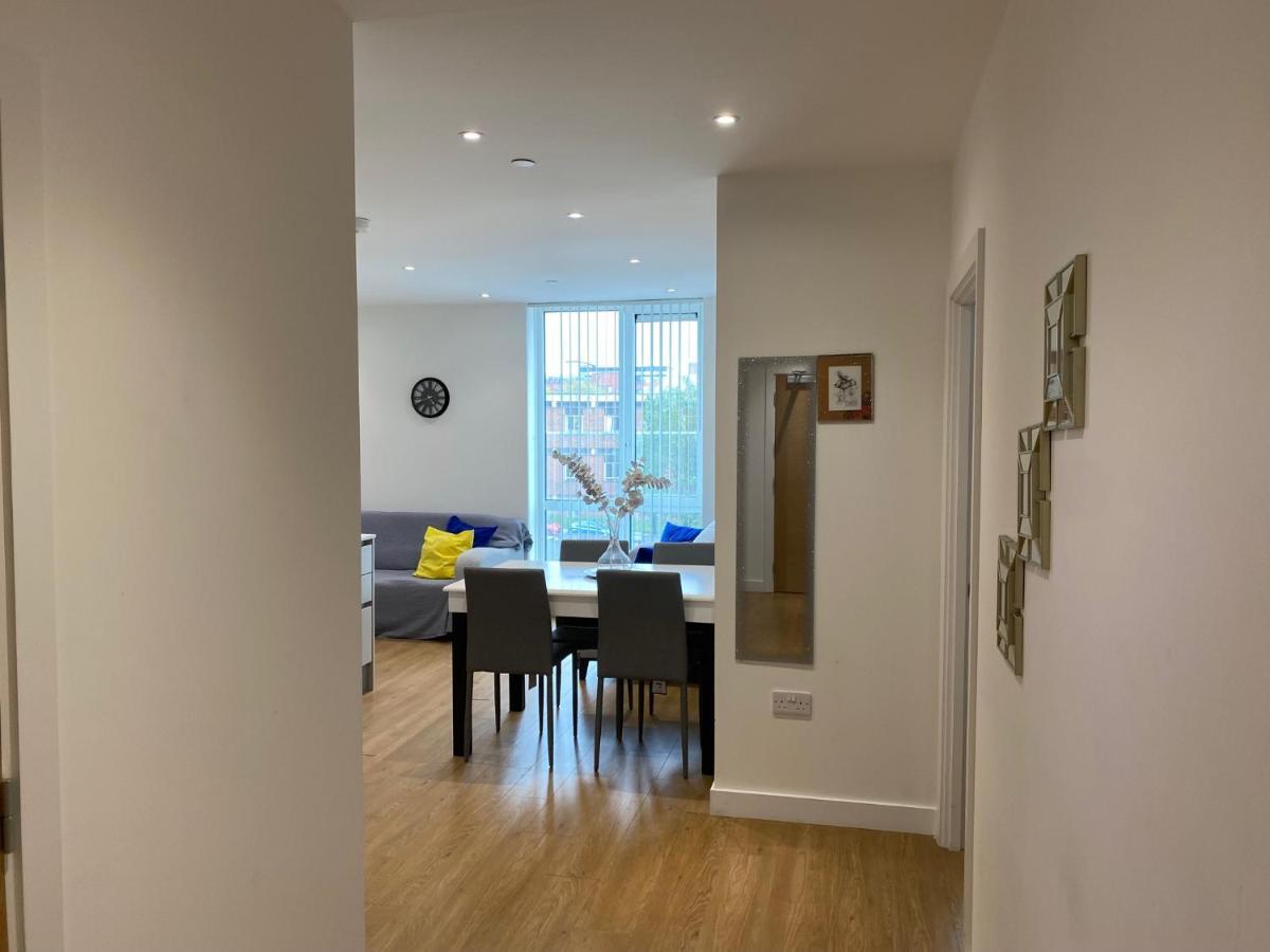 Berks Luxury Serviced Apartments , Free Parking, Free Gym And Free Wifi Bracknell Zewnętrze zdjęcie