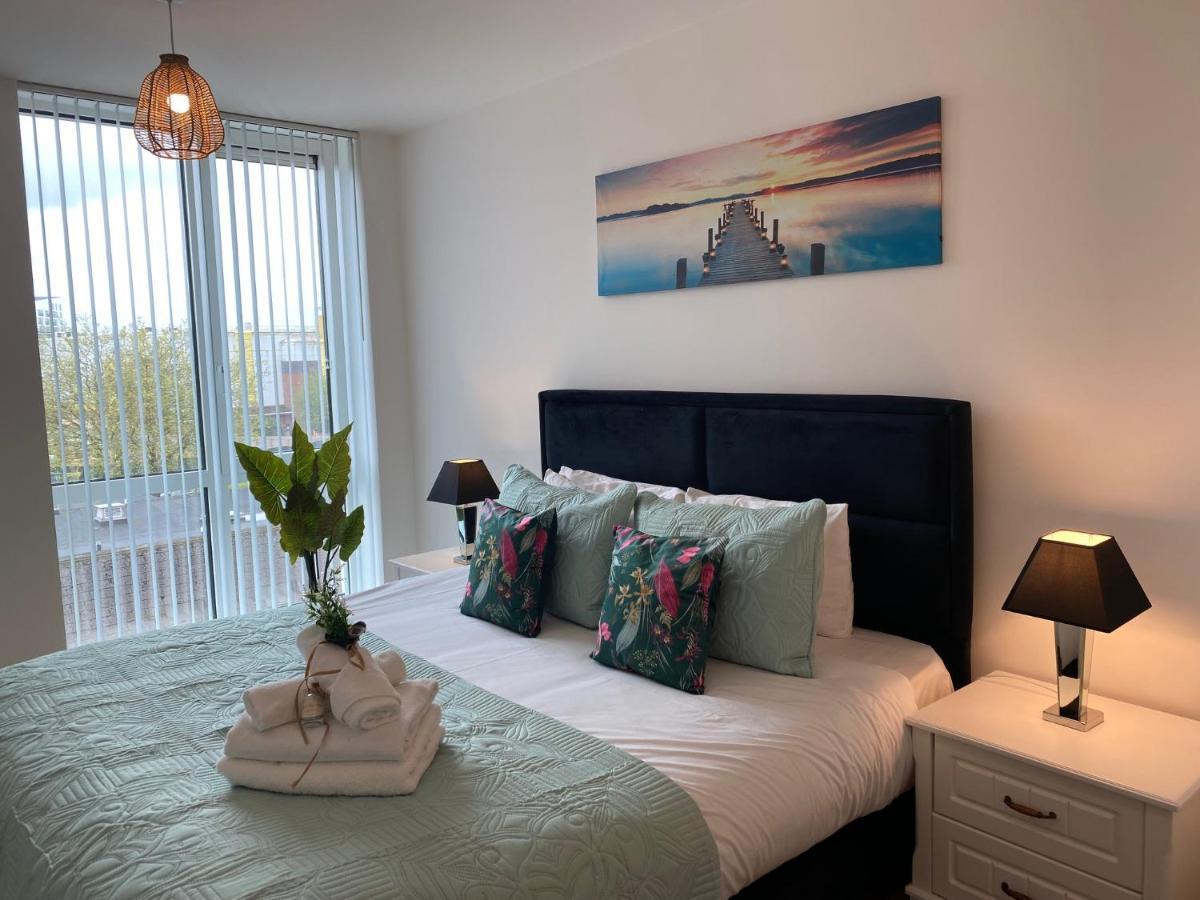 Berks Luxury Serviced Apartments , Free Parking, Free Gym And Free Wifi Bracknell Zewnętrze zdjęcie