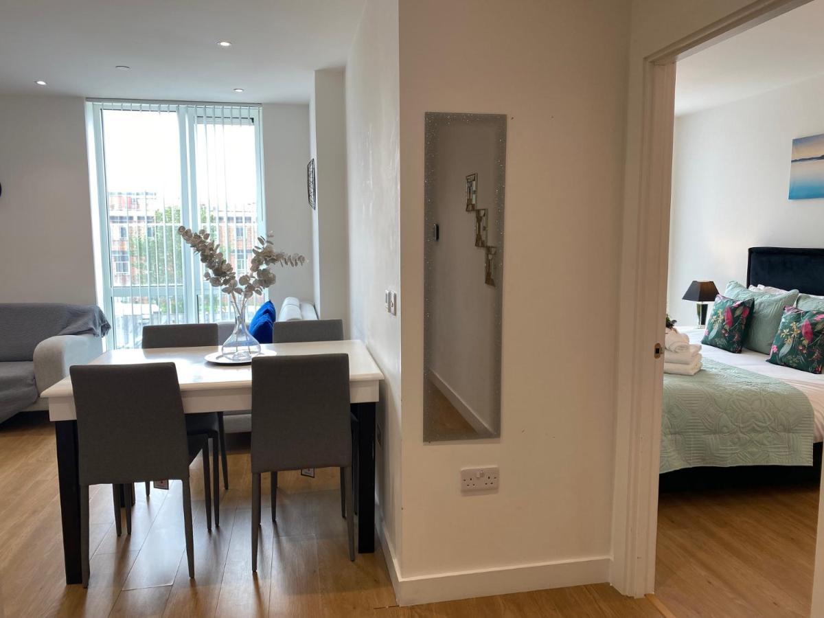 Berks Luxury Serviced Apartments , Free Parking, Free Gym And Free Wifi Bracknell Zewnętrze zdjęcie